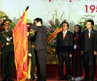 ປະທານປະເທດເຈືອງເຕ໋ນຊາງເຂົ້າຮ່ວມພິທີສະເຫຼີມສະຫຼອງ 55 ປີ.....